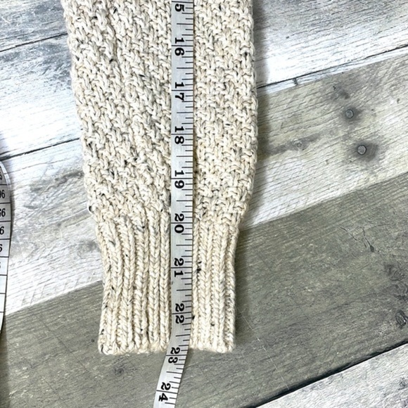 Loft Cream Colored Knit Crew Neck Sweater. Textured. Size Medium‎ Petite. EUC - Picture 7 of 10